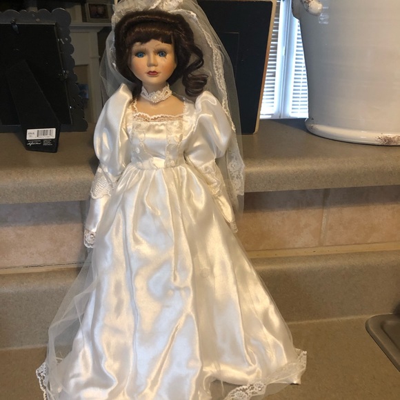 Porcelain Companions - Picture 5 of 8